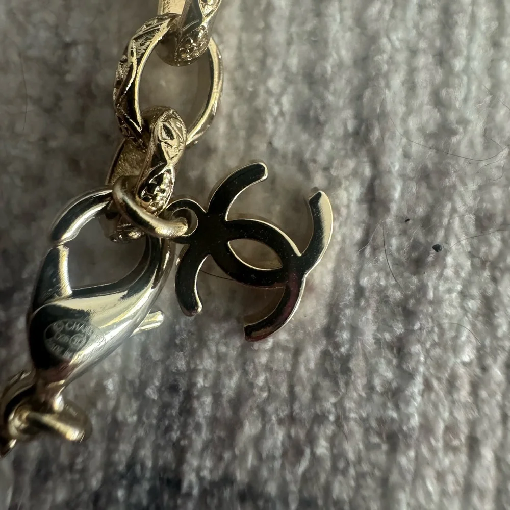 Chanel Resin Bead Bow CC Choker Necklace Gold - Picture 9 of 9